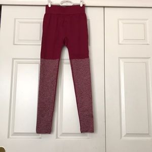 BNWOT GYMSHARK two-toned leggings (beet/beet marl)